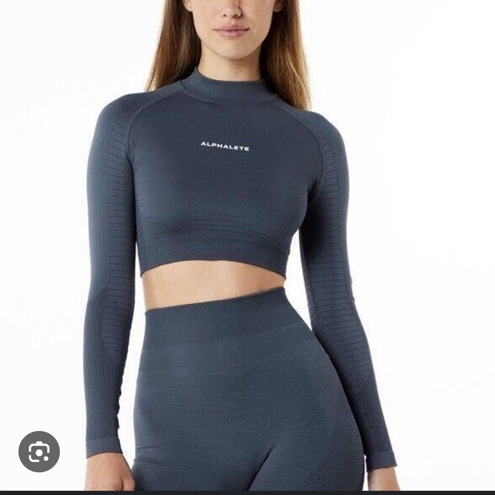 Alphalete Women's Ozone High Neck in Carbon